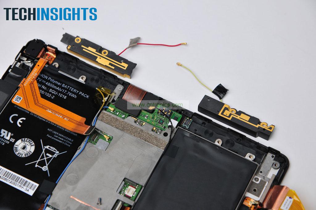 將天線(xiàn)模塊從Playbook LTE上卸下