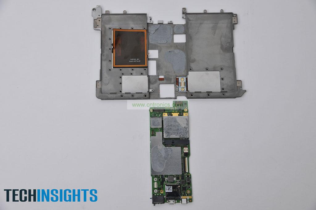 將PCB與金屬分離，從PCB板上卸下無(wú)線(xiàn)通訊板