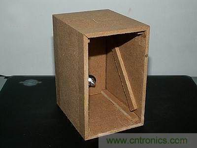 焊接完畢，背面