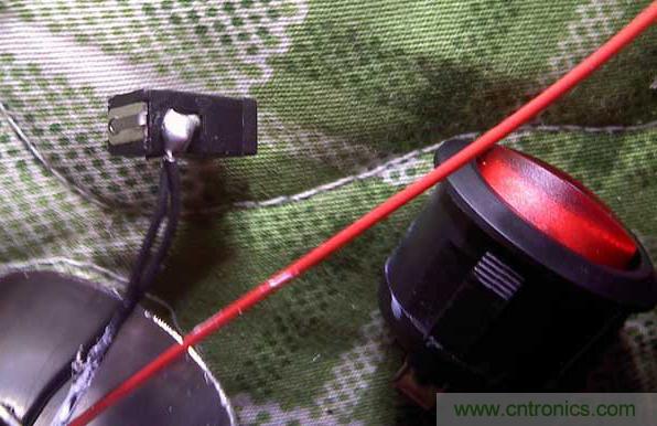 高亮LED手電筒超簡DIY:原理圖+全過程