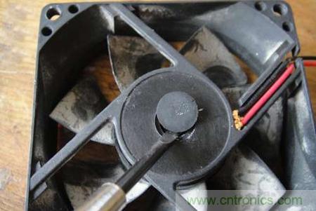 想減少電費(fèi)嗎？DIY一個(gè)迷你風(fēng)力發(fā)電機(jī)吧