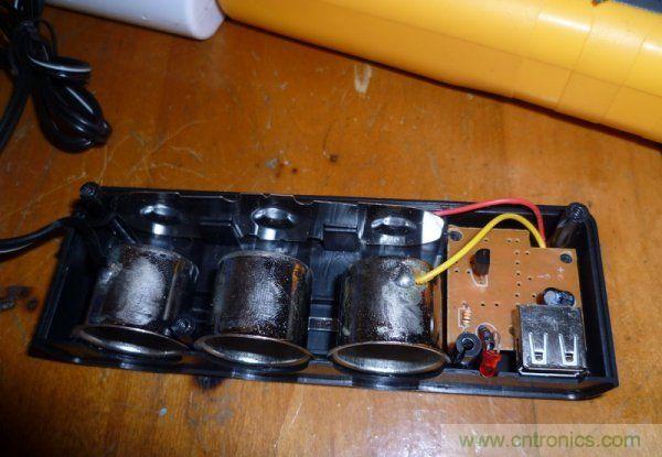 空蕩蕩的小板上就一個7805