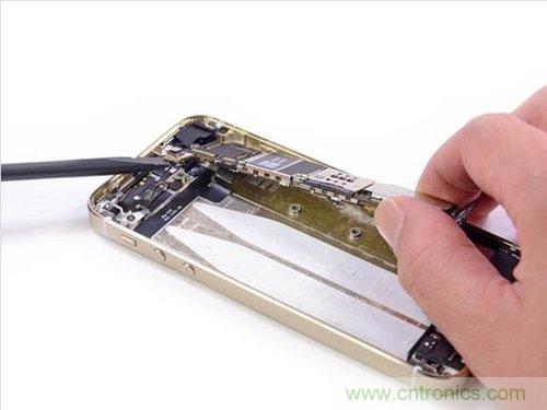 土豪金iPhone 5S拆解：內(nèi)部結(jié)構(gòu)升級，維修難度增加