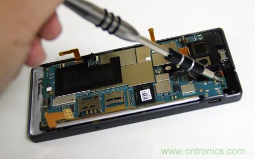 拆解4G新機(jī)索尼M35t：用料十足，易于維修