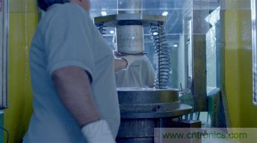 顛覆傳統(tǒng)設(shè)計，蘋果全新Mac Pro生產(chǎn)線探秘