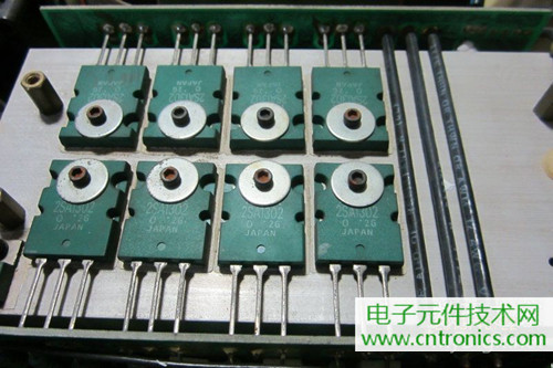 用料很給力！專業(yè)后級功放美國高峰FA1201拆解