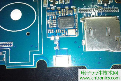 不怕摔的電紙書！一款柔性屏電子書閱讀器拆解