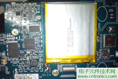 不怕摔的電紙書！一款柔性屏電子書閱讀器拆解