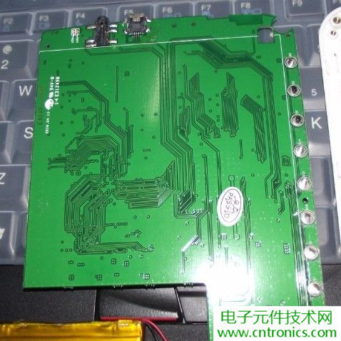 探秘電子紙！一款電紙書(shū)的電子墨水屏拆解