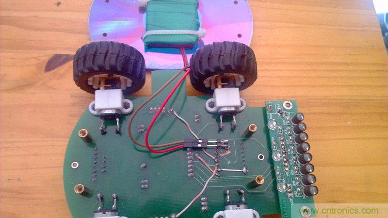 牛人力作！PCB版藍牙智能小車DIY