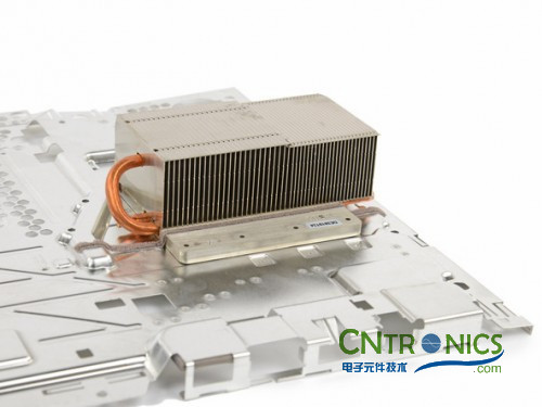 游戲機(jī)內(nèi)部的秘密:逆天級拆解索尼 PALY STATION 4!