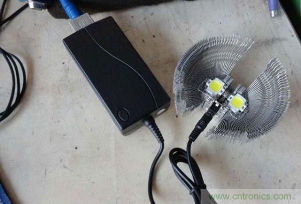 變廢為寶！風(fēng)扇散熱器變身山寨LED燈