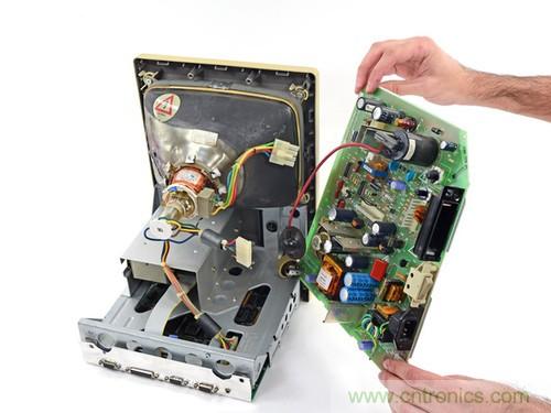 拆！古董級Macintosh 128K電腦