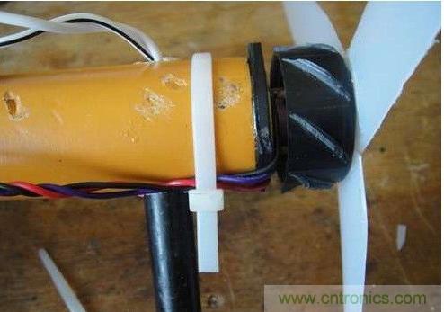 創(chuàng)意DIY！迷你風(fēng)力發(fā)電機(jī)！