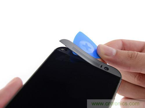 牛人強(qiáng)拆！新HTC One(M8)真機(jī)精密做工難修理