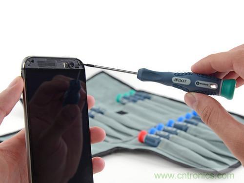 牛人強(qiáng)拆！新HTC One(M8)真機(jī)精密做工難修理