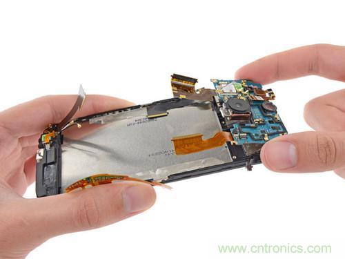 牛人強(qiáng)拆！新HTC One(M8)真機(jī)精密做工難修理