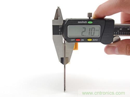 牛人強(qiáng)拆！新HTC One(M8)真機(jī)精密做工難修理