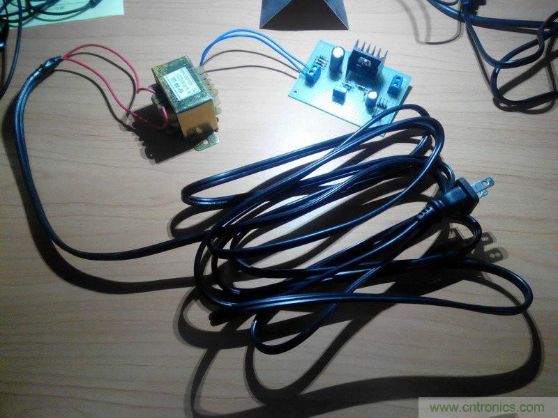 網(wǎng)友分享:DIY一個LM317 可調(diào)穩(wěn)壓電源