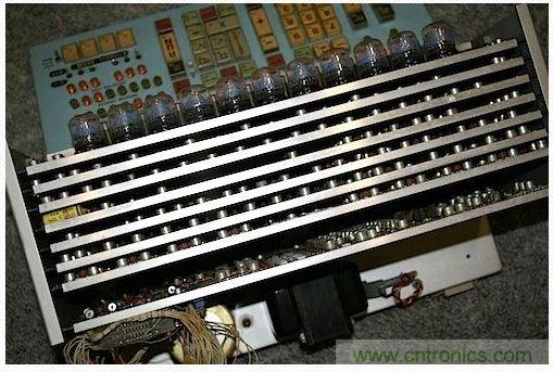 經(jīng)典懷舊拆解！歷史彌留的可編程科學(xué)計(jì)算器 from 1966