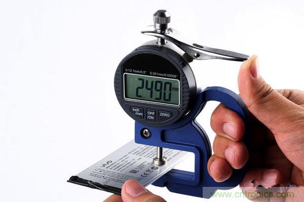 有圖有真相！暴拆VIVO X5 MAX,揭秘&ldquo;最薄之謎&rdquo;