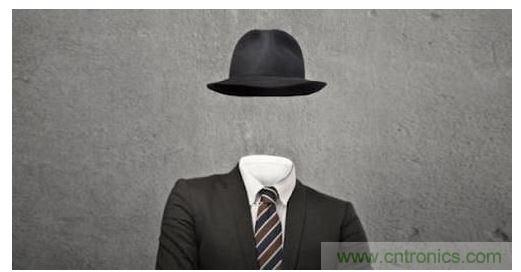 式隱形斗篷利用主動式組件與被動式超穎材料，可望進(jìn)一步縮減斗篷尺寸，使其更適合個人使用