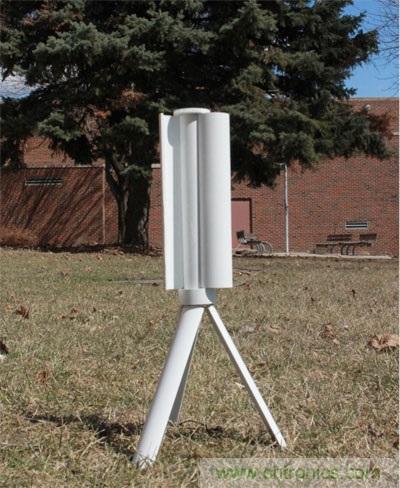 圖3：Skajaquoda的便攜式風(fēng)力發(fā)電機(jī)Trinity，能產(chǎn)生15V的電源并儲(chǔ)存于內(nèi)置15,000mAh鋰聚合物電池中。