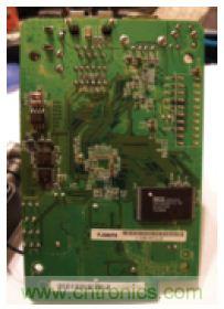 圖3：WPS54G打印服務(wù)器電路板背面。