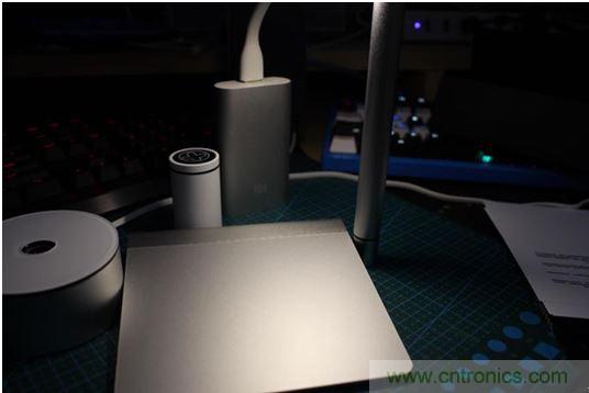 一款獨一無二的鋰電螺絲刀拆解評測：不止是價格感人