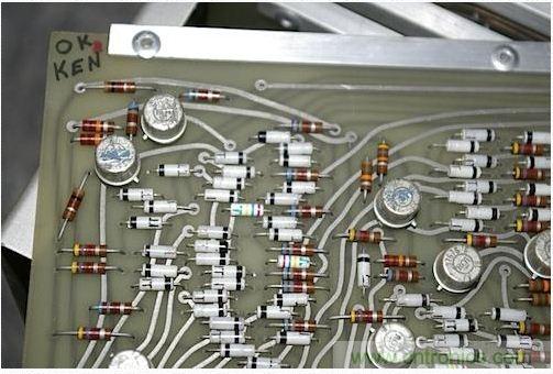 拆解也懷舊，讓人驚嘆的古董級可編程科學計算器 from 1966