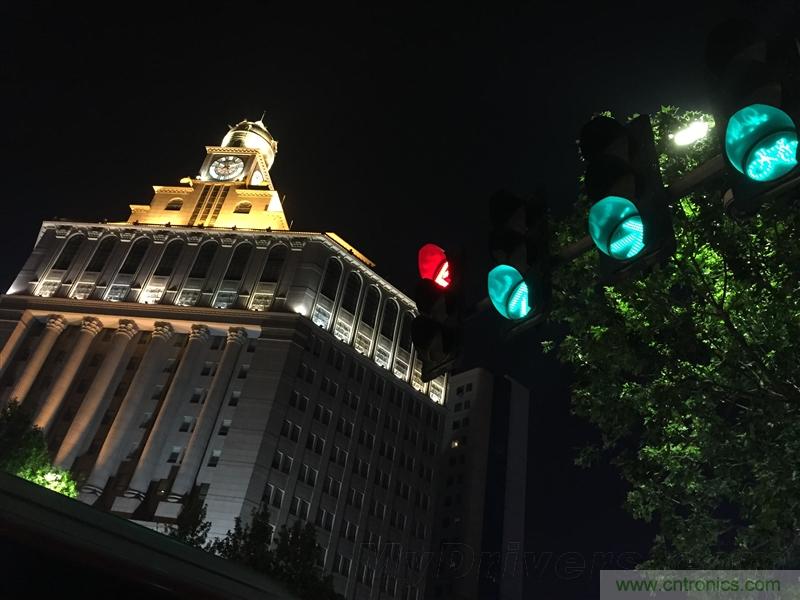 無(wú)邊框的 nubia Z9 ，一款既有驚喜，又有驚艷的智能手機(jī)