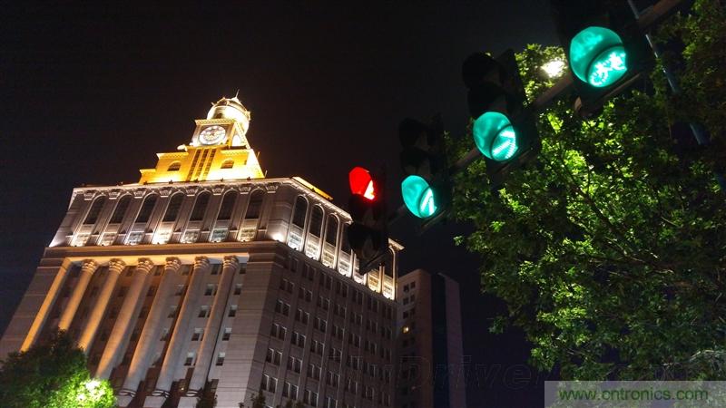 無(wú)邊框的 nubia Z9 ，一款既有驚喜，又有驚艷的智能手機(jī)