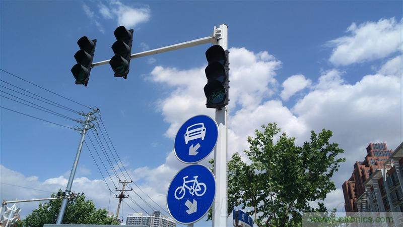 無(wú)邊框的 nubia Z9 ，一款既有驚喜，又有驚艷的智能手機(jī)