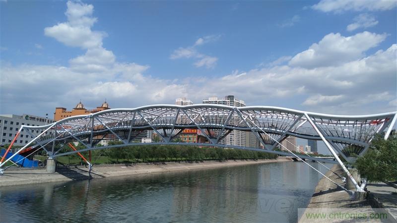 無(wú)邊框的 nubia Z9 ，一款既有驚喜，又有驚艷的智能手機(jī)