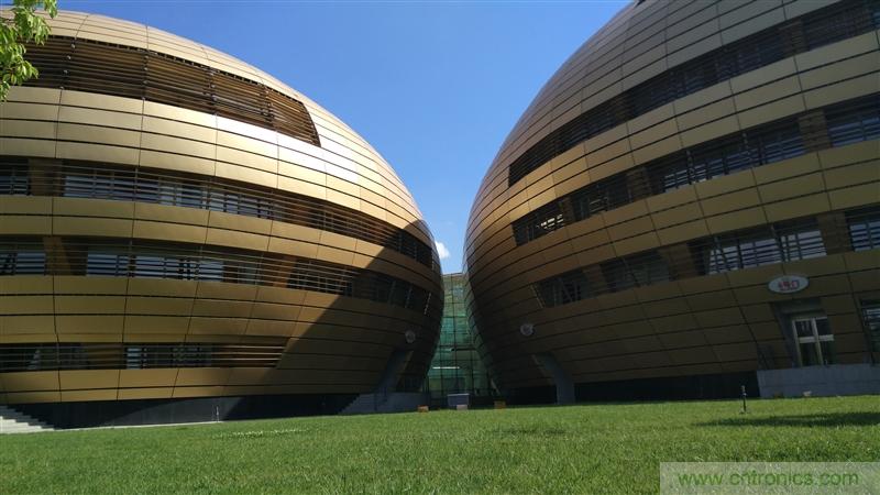 無(wú)邊框的 nubia Z9 ，一款既有驚喜，又有驚艷的智能手機(jī)