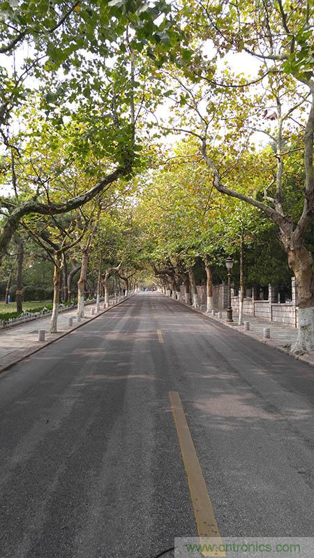 業(yè)界良心 LG V10 評測:剛毅、冷峻，不失人性化