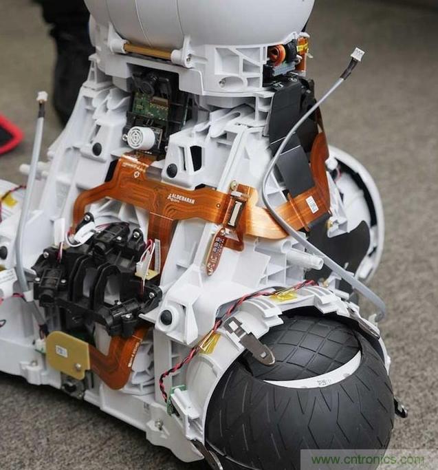 拆解筆記本不過癮，那就來拆拆日本情感機(jī)器人吧！