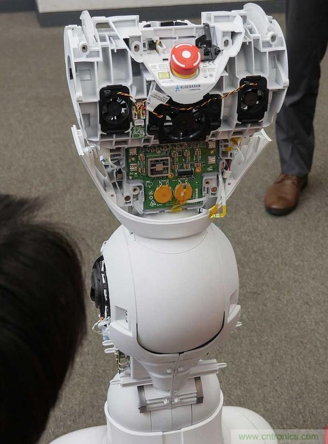 拆解筆記本不過癮，那就來拆拆日本情感機(jī)器人吧！