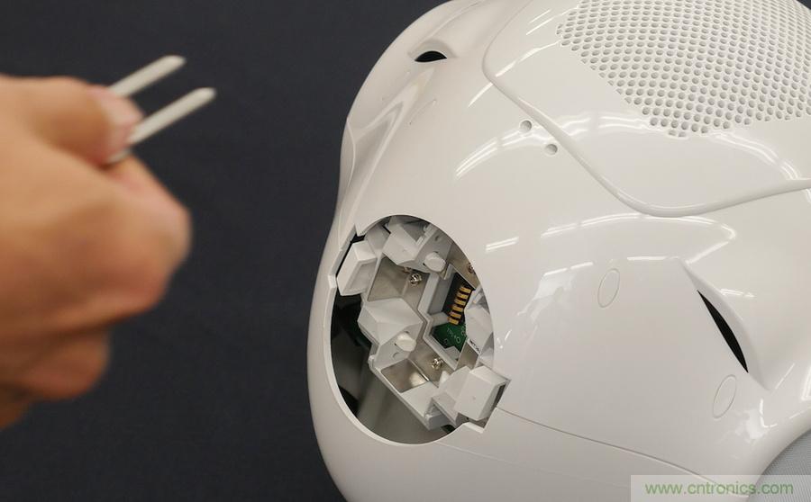 拆解筆記本不過癮，那就來拆拆日本情感機(jī)器人吧！