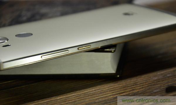 新旗艦Mate 8全評(píng)測(cè)：橫空出世！能否延續(xù)一機(jī)難求？