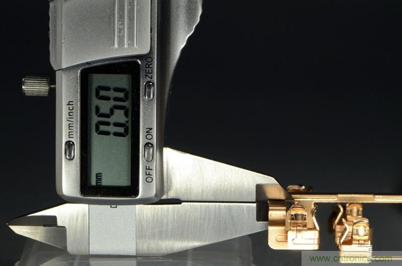 做工怒贊 神秘芯片！小米智能插線板拆解、評(píng)測(cè)