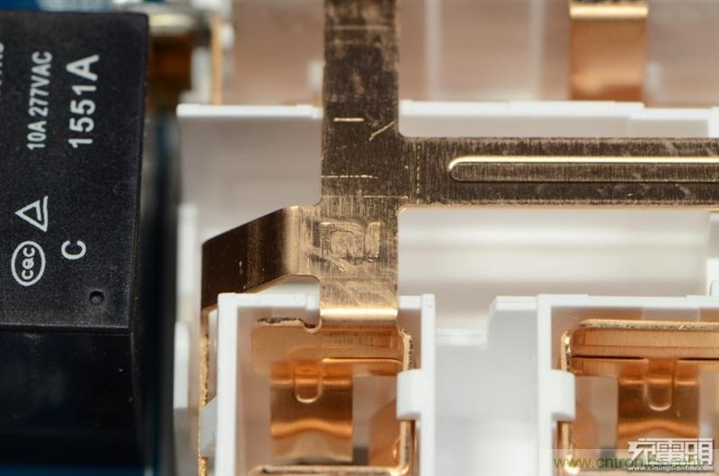 做工怒贊 神秘芯片！小米智能插線板拆解、評(píng)測(cè)