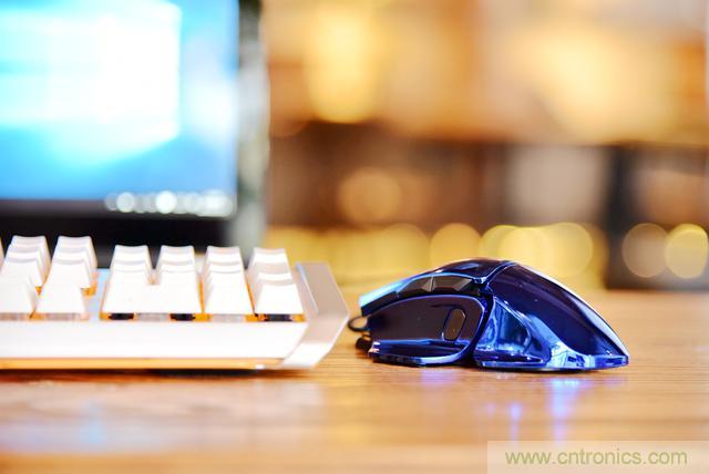 左手寫愛，右手寫他&mdash;&mdash;從此鍵盤鼠標(biāo)不分家！