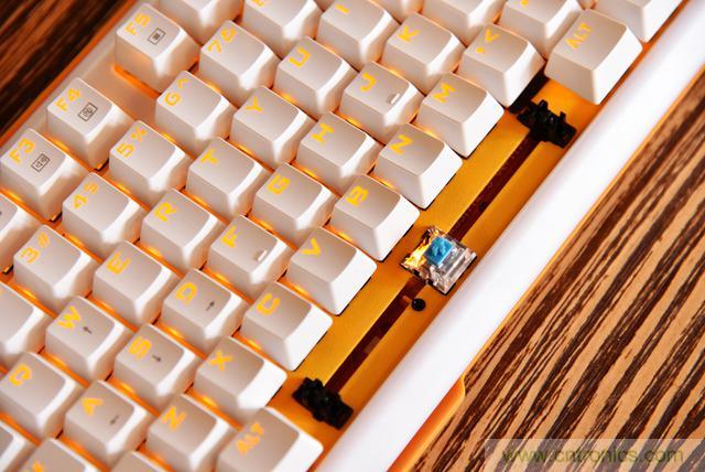 左手寫愛，右手寫他&mdash;&mdash;從此鍵盤鼠標(biāo)不分家！