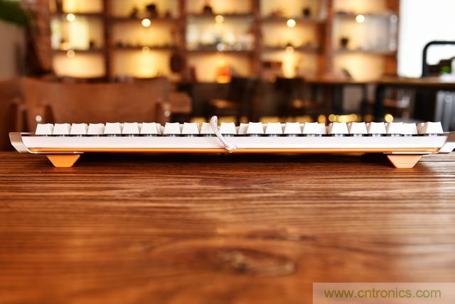 左手寫愛，右手寫他&mdash;&mdash;從此鍵盤鼠標(biāo)不分家！