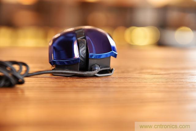 左手寫愛，右手寫他&mdash;&mdash;從此鍵盤鼠標(biāo)不分家！