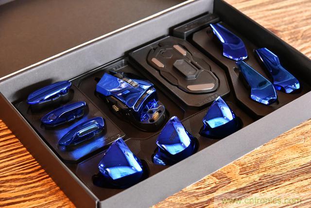 左手寫愛，右手寫他&mdash;&mdash;從此鍵盤鼠標(biāo)不分家！