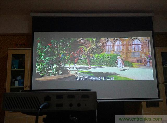 無屏電視時代已然來臨，客廳你做好準備了嗎？