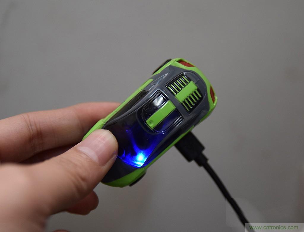 虛擬與現(xiàn)實(shí)相結(jié)合的飛車游戲，讓你體驗(yàn)速度與激情的碰撞！