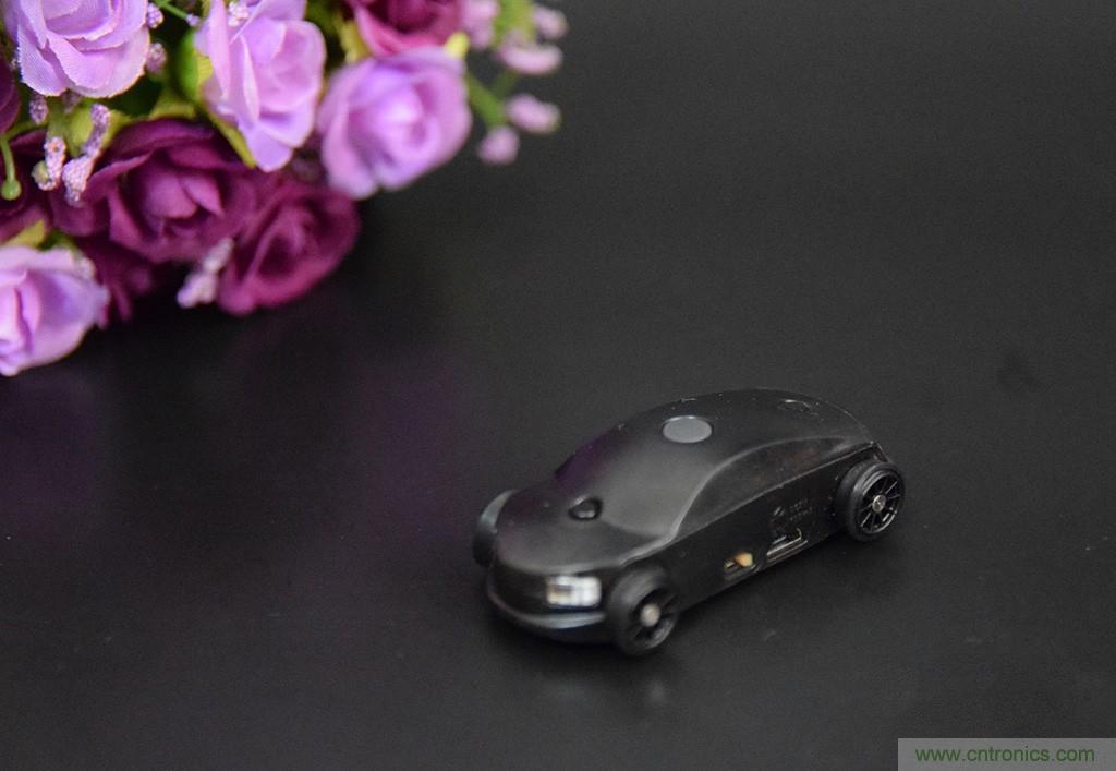 虛擬與現(xiàn)實(shí)相結(jié)合的飛車游戲，讓你體驗(yàn)速度與激情的碰撞！